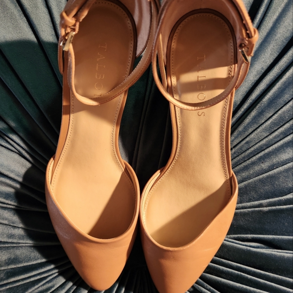 Talbots Laney D'orsay wedges. Worn for 1/2 hour